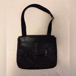 Fossil messenger bag this is in excellent condition ..Its gorgeous cheese